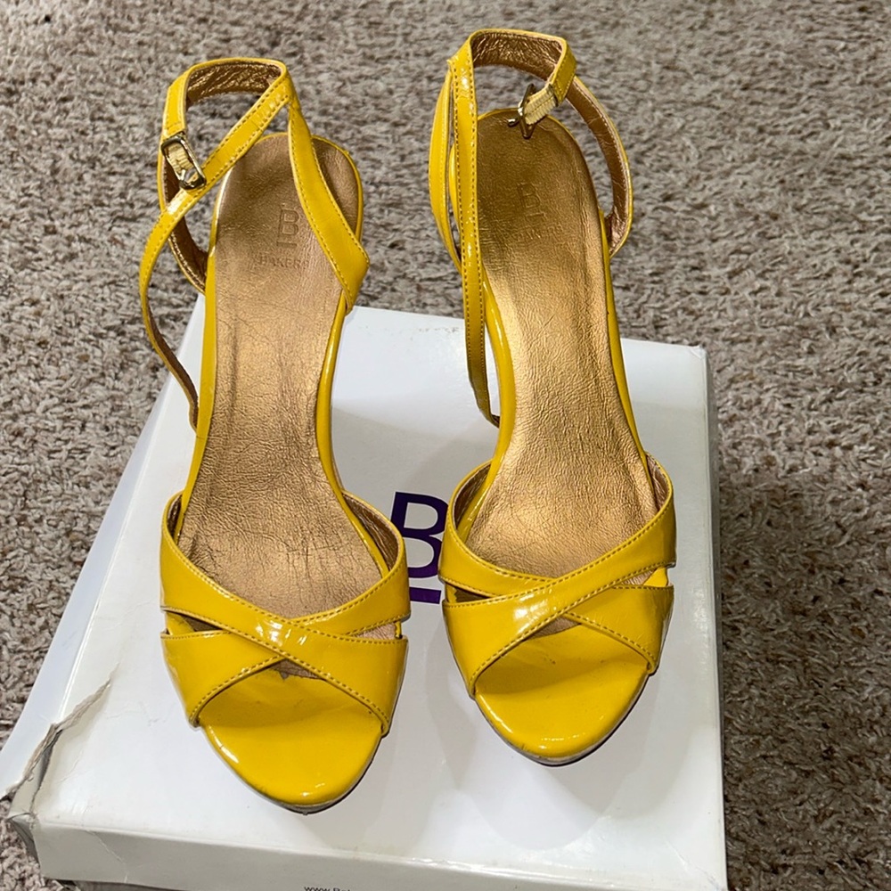 Yellow wedges